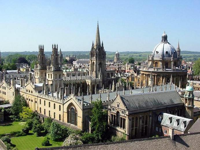 Оксфордский университет с высоты птичьего полета